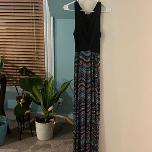 Gilli blue print gorgeous and comfortable maxi dress